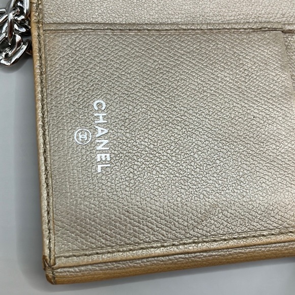 Gorgeous Vintage Chanel wallet light pink/ cream color with silver chain - Picture 5 of 16